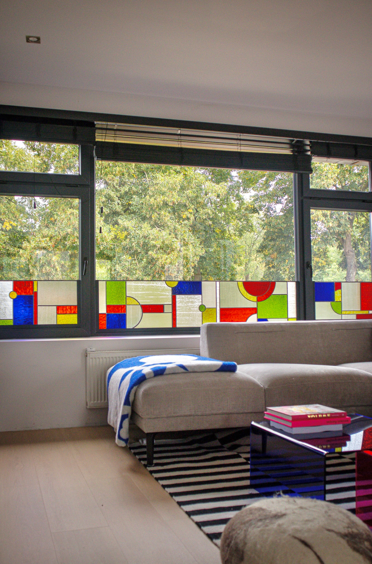 Privacy glas in lood raam · woonkamer