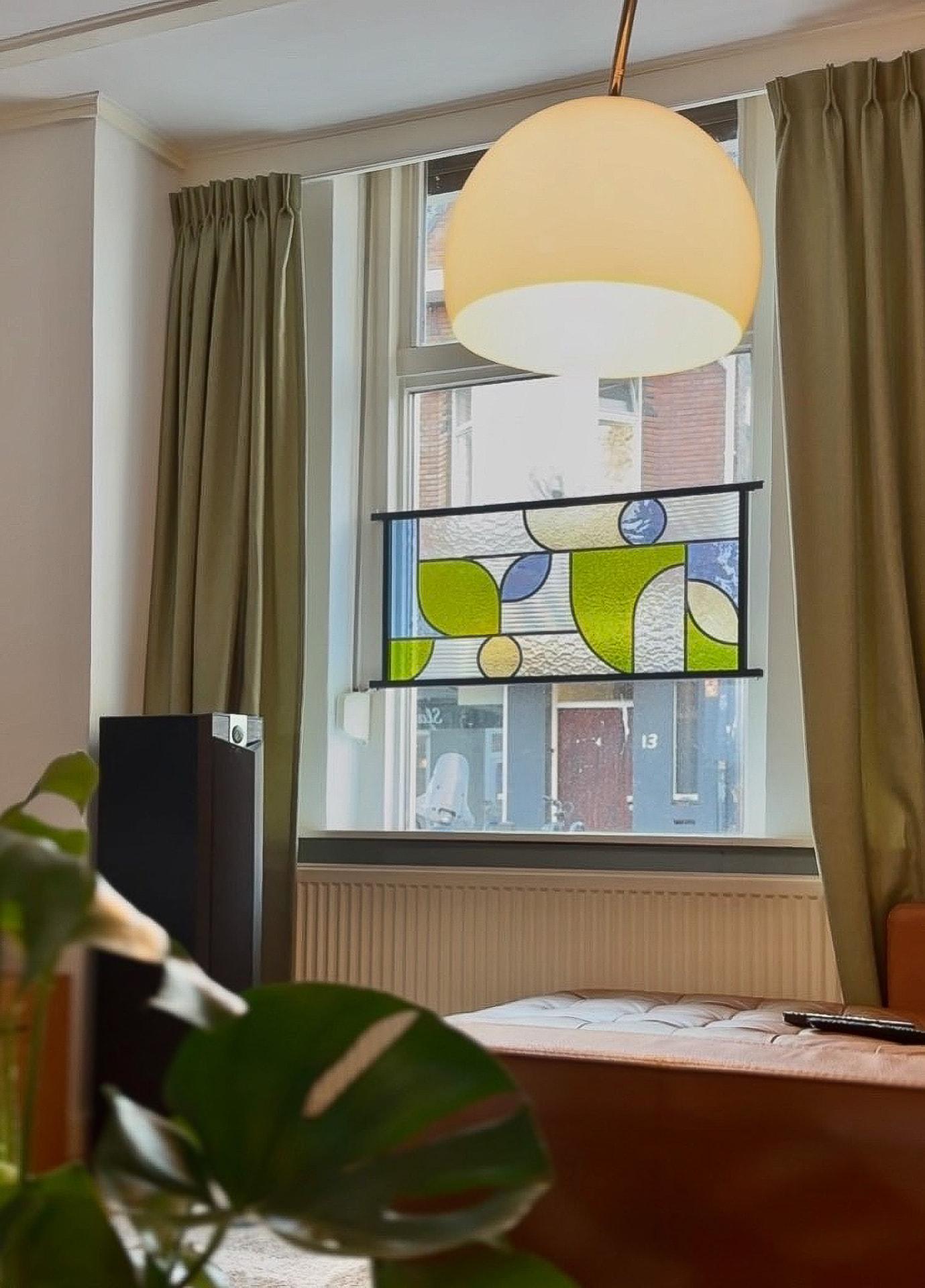 Glas-in-lood raam in woonkamer, op maat ontworpen