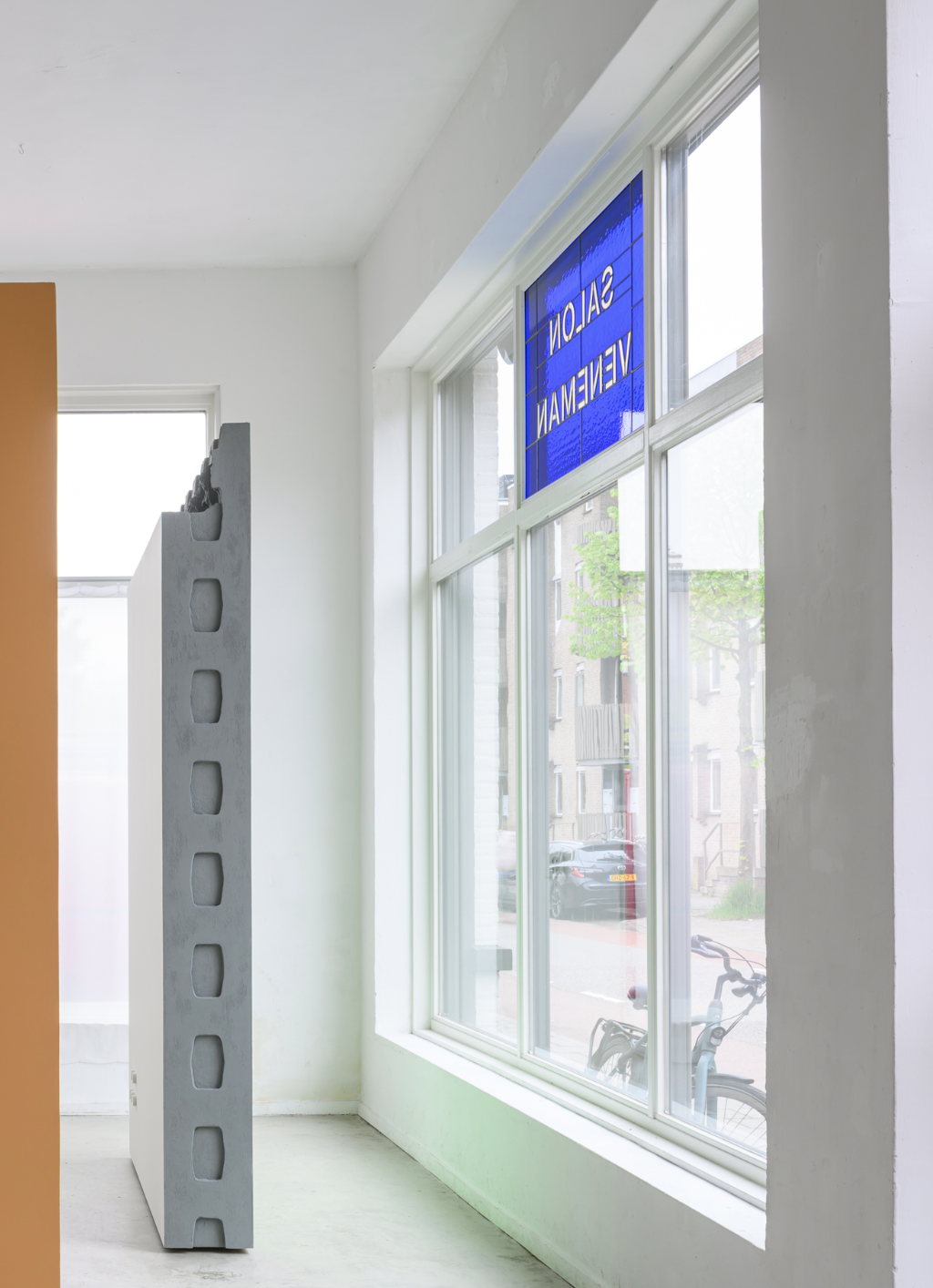 Salon Veneman, Eindhoven · branding raam · foto door Peter Cox